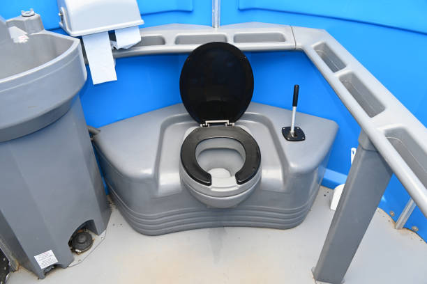 Best Portable restroom trailer rental  in Fredericksburg, IA